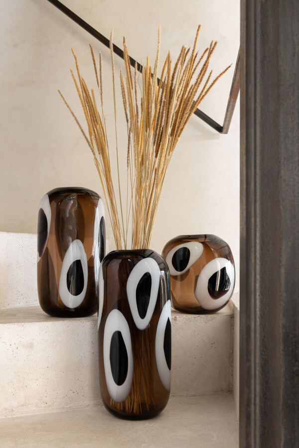 Vază Izzy din sticlă albă/maro, mărime M (15,5x12,5x32 cm)