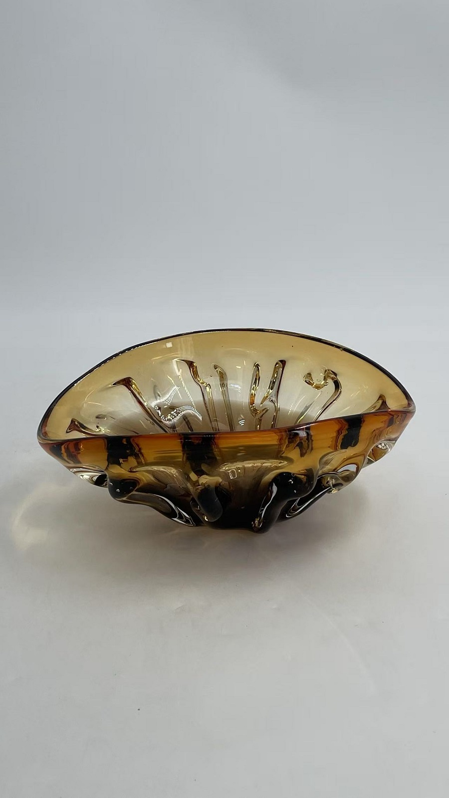 Vas din sticlă chihlimbar/maro, 30x24x12 cm (înălțime)